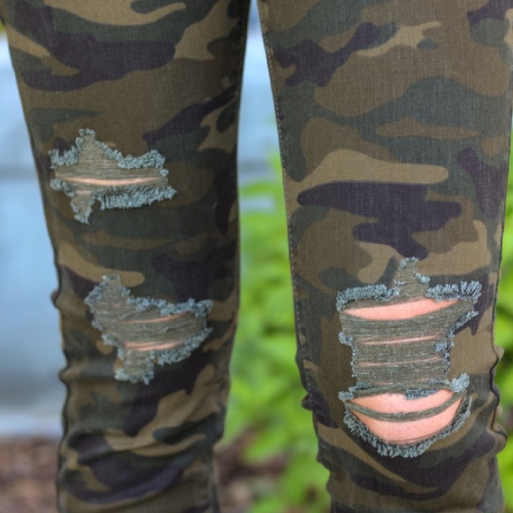 Judy Blue camouflage denim jeans distressed plus size 22 perfect condition - Picture 4 of 12